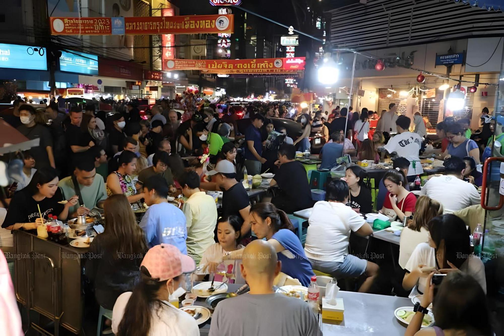 Hidden Dragon V Yaowarat Road Apartment กรุงเทพมหานคร ภายนอก รูปภาพ
